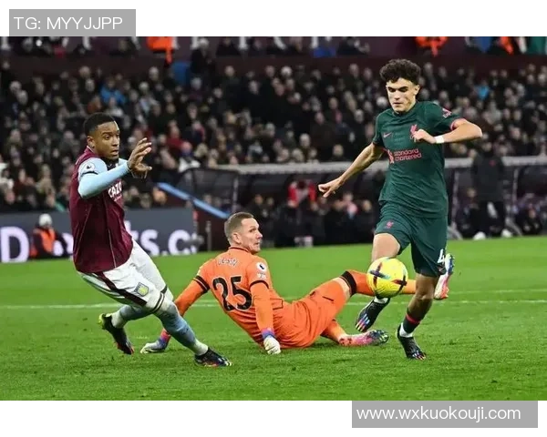 8岁小孩足球明星崭露头角引发全球关注未来之星的成长故事